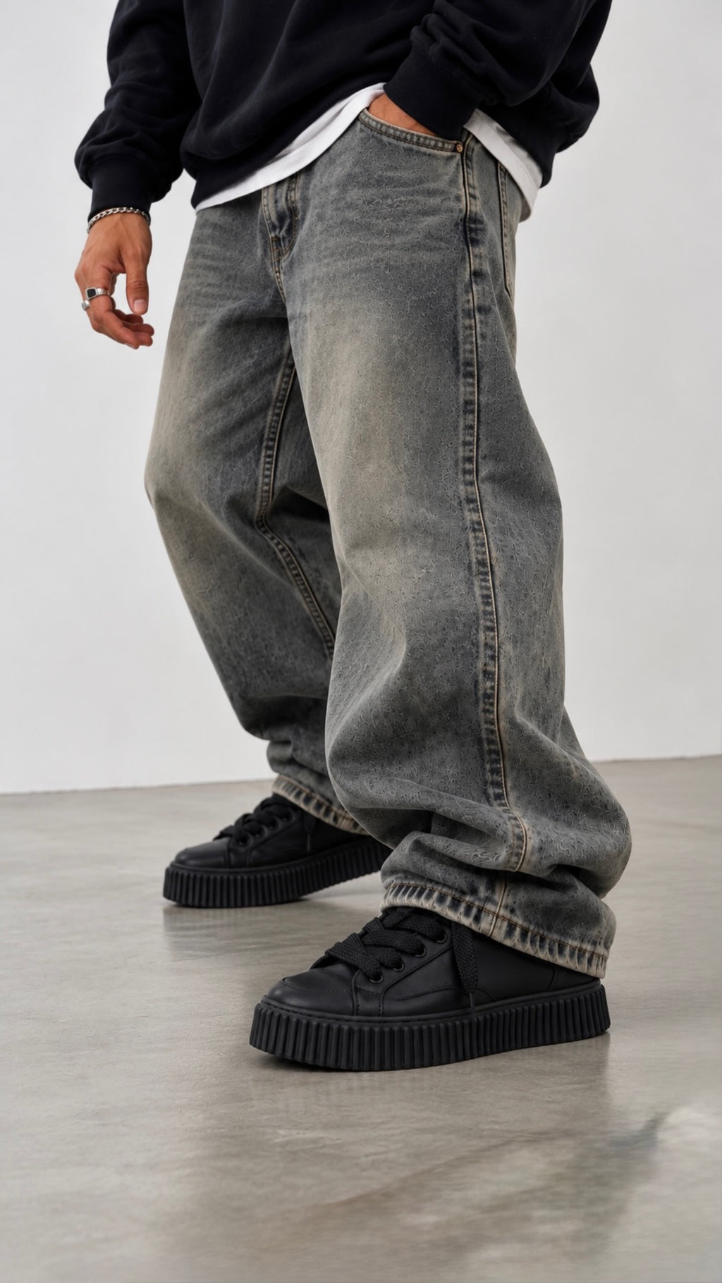 SNEAKER B